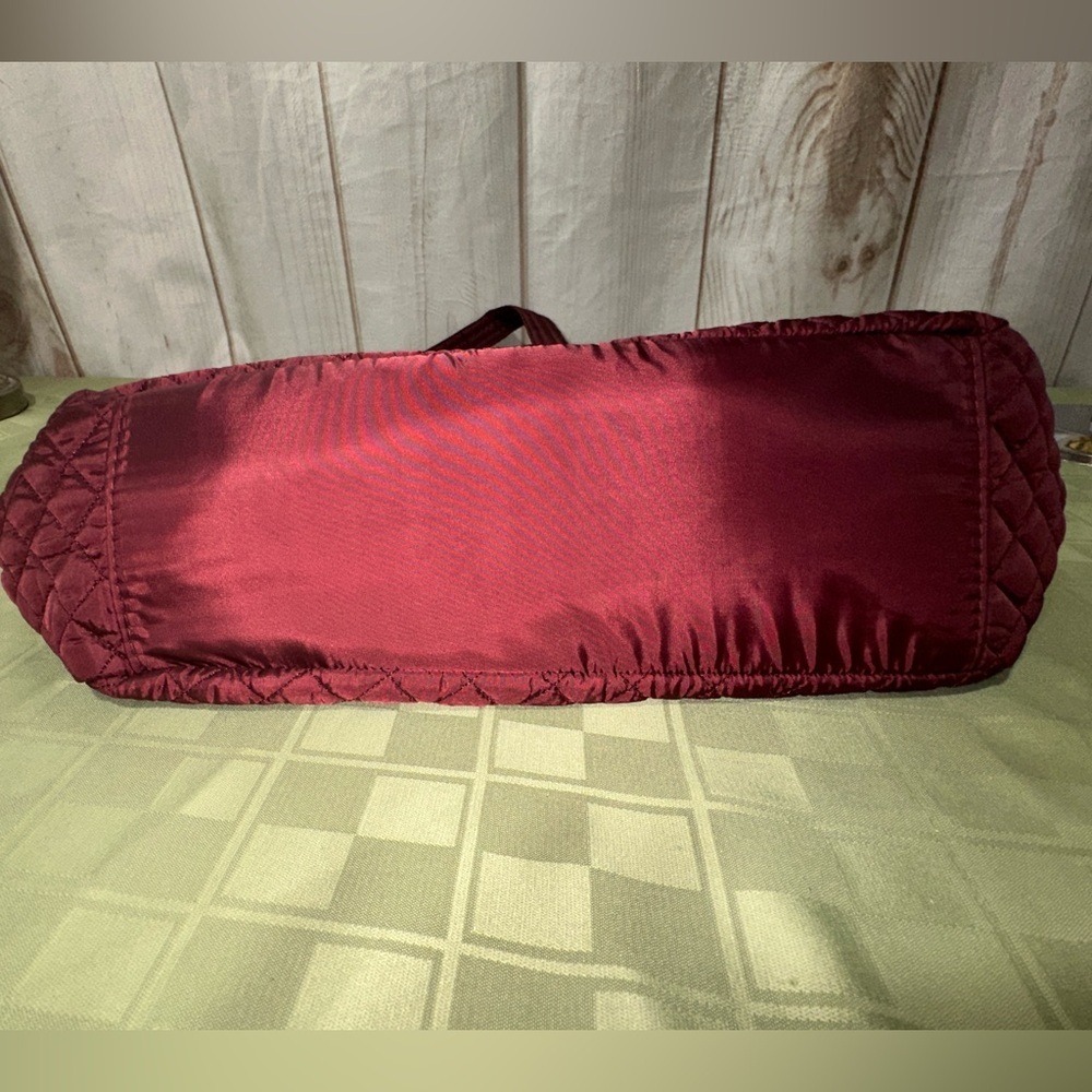 Discontinued Donna Sharp Quilted Tote with Double Handles - Picture 10 of 11
